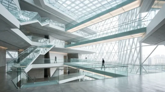 Structure en silo d'un site web avec interconnexions thématiques hiérarchisées